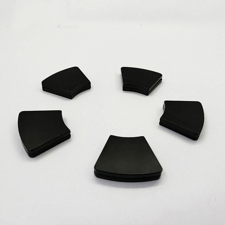 Dvigatel uchun N52 plitasi neodim magnit (8) N52 Wedge Neodymium Magnet for Motor (8)